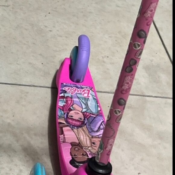 BARBIE 3 WHEEL TILT SCOOTER - Picture 5 of 9